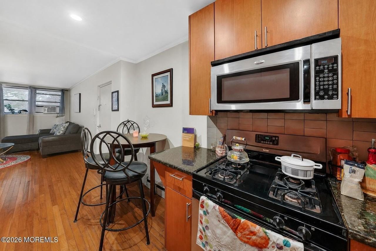 301 6th Ave #101 - Photo 5 of 14