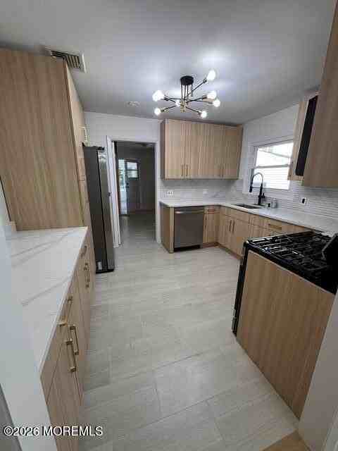 813 Roseld Ave - Photo 6 of 17