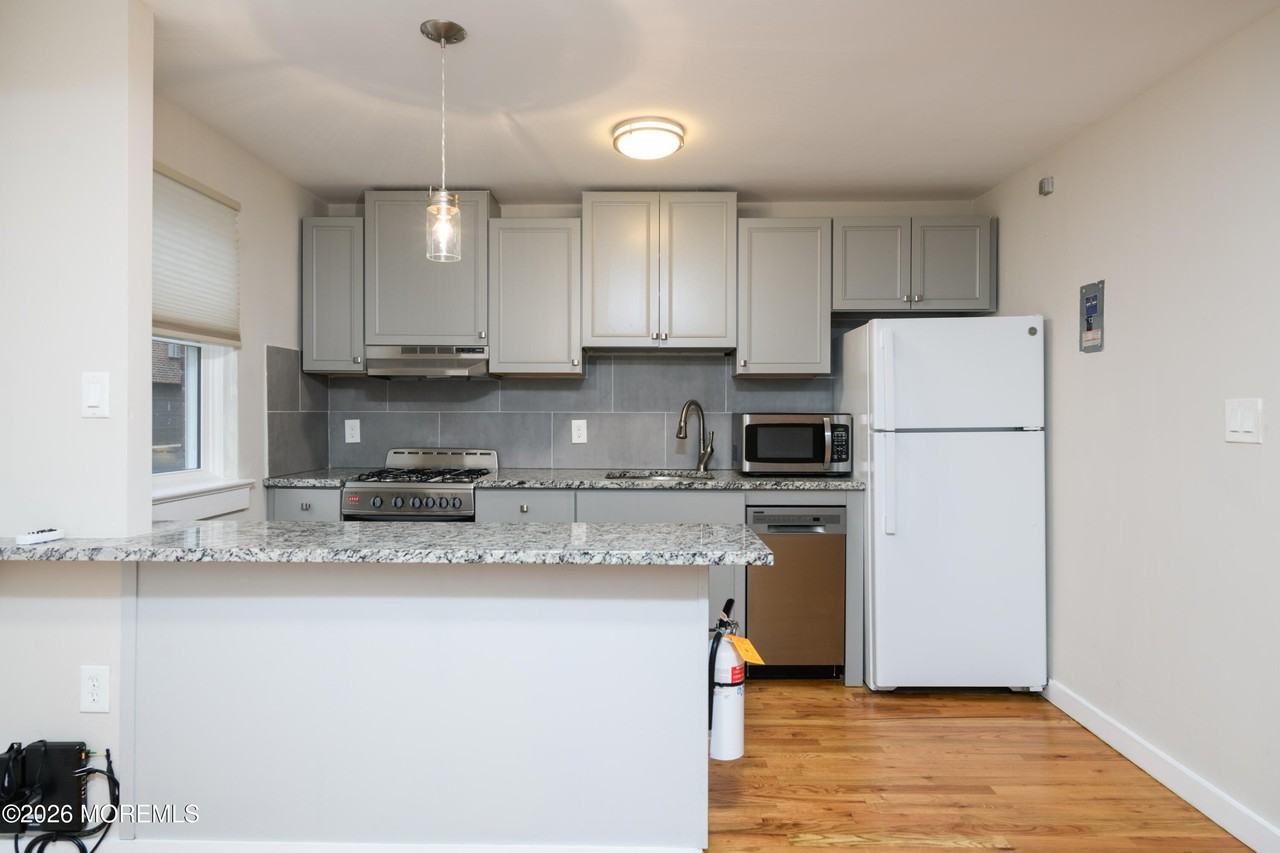 66 Manor Dr #609 - Photo 7 of 21