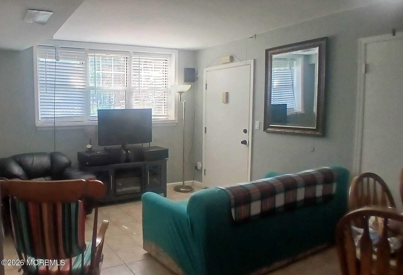 124 College Dr #124 - Photo 2 of 8