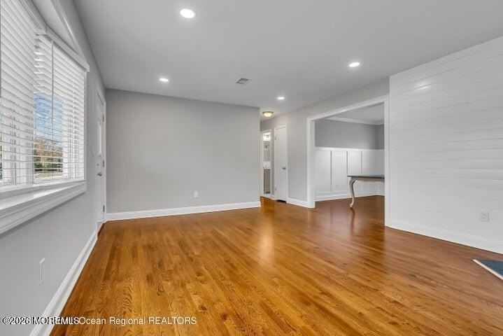 19 Bradley Ave - Photo 4 of 35