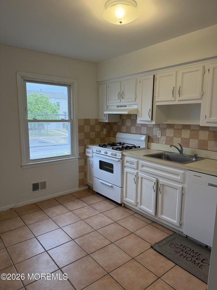 92 Sawmill Rd #583 - Photo 4 of 23