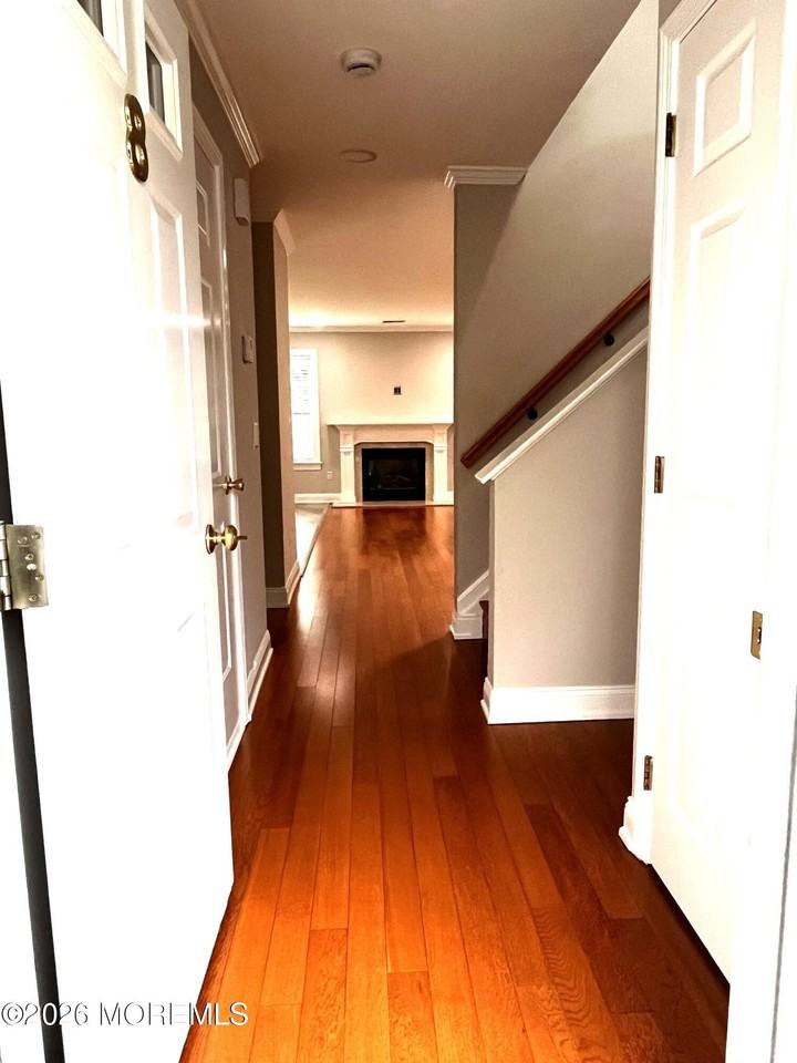 8 Buford Ct - Photo 3 of 34