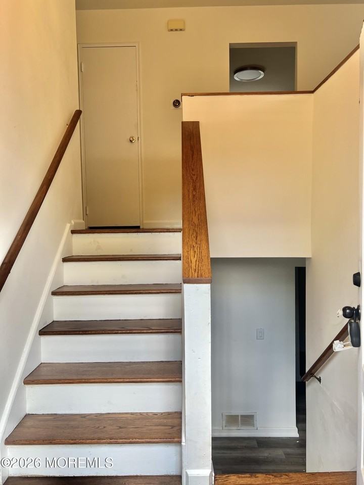 12 White Dr - Photo 3 of 21