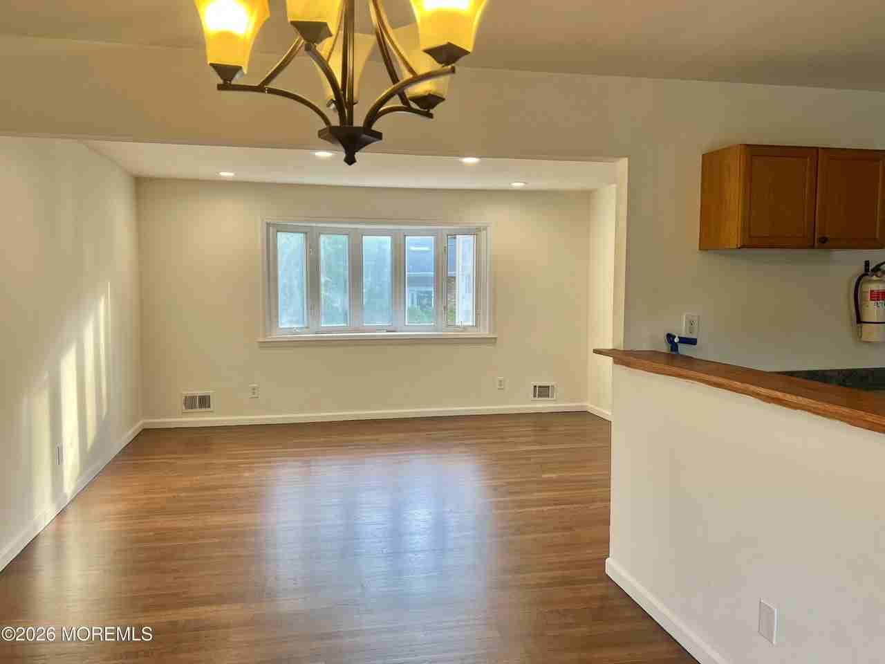 12 White Dr - Photo 4 of 21