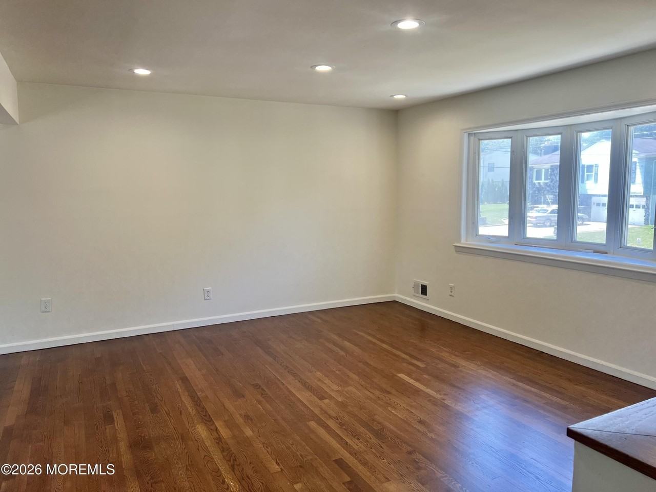 12 White Dr - Photo 6 of 21