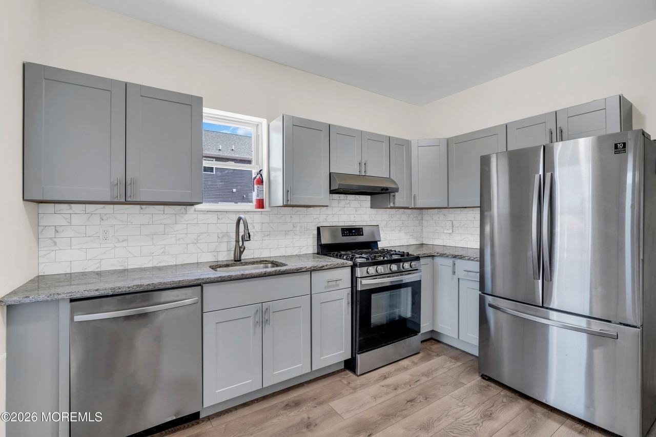 102 Broad St #1 - Photo 3 of 18