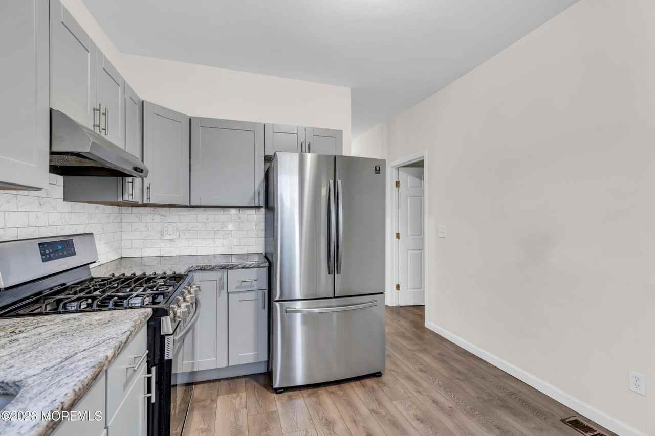 102 Broad St #1 - Photo 4 of 18