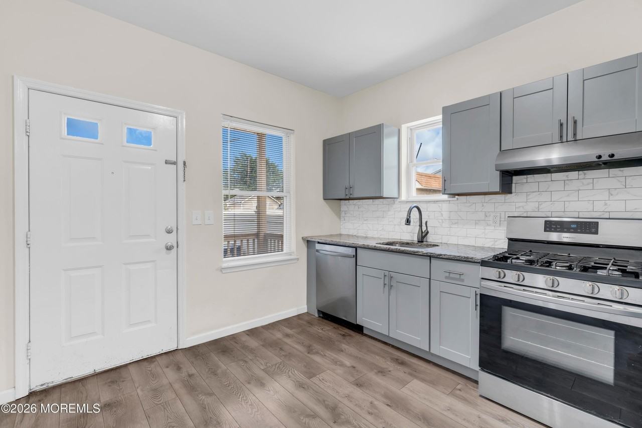 102 Broad St #1 - Photo 5 of 18