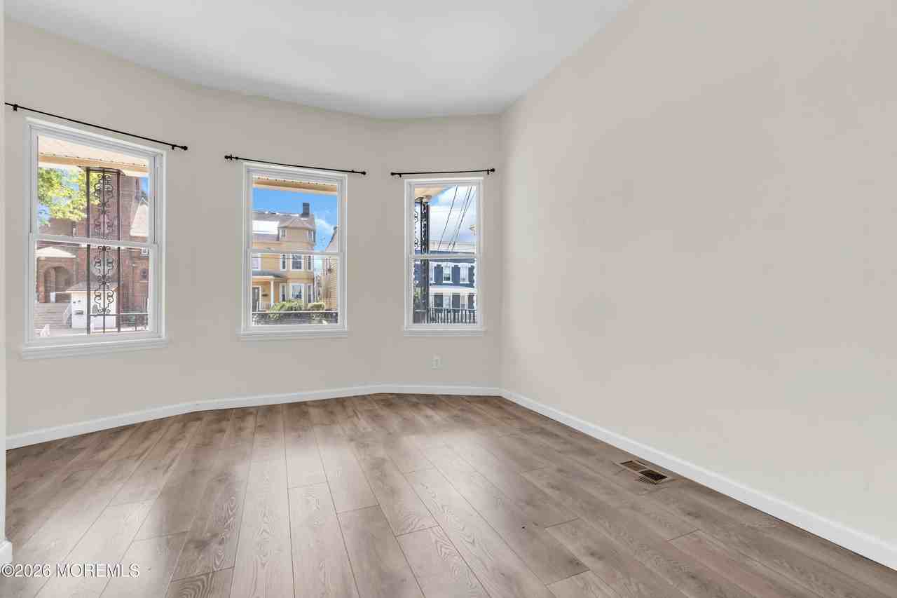 102 Broad St #1 - Photo 6 of 18