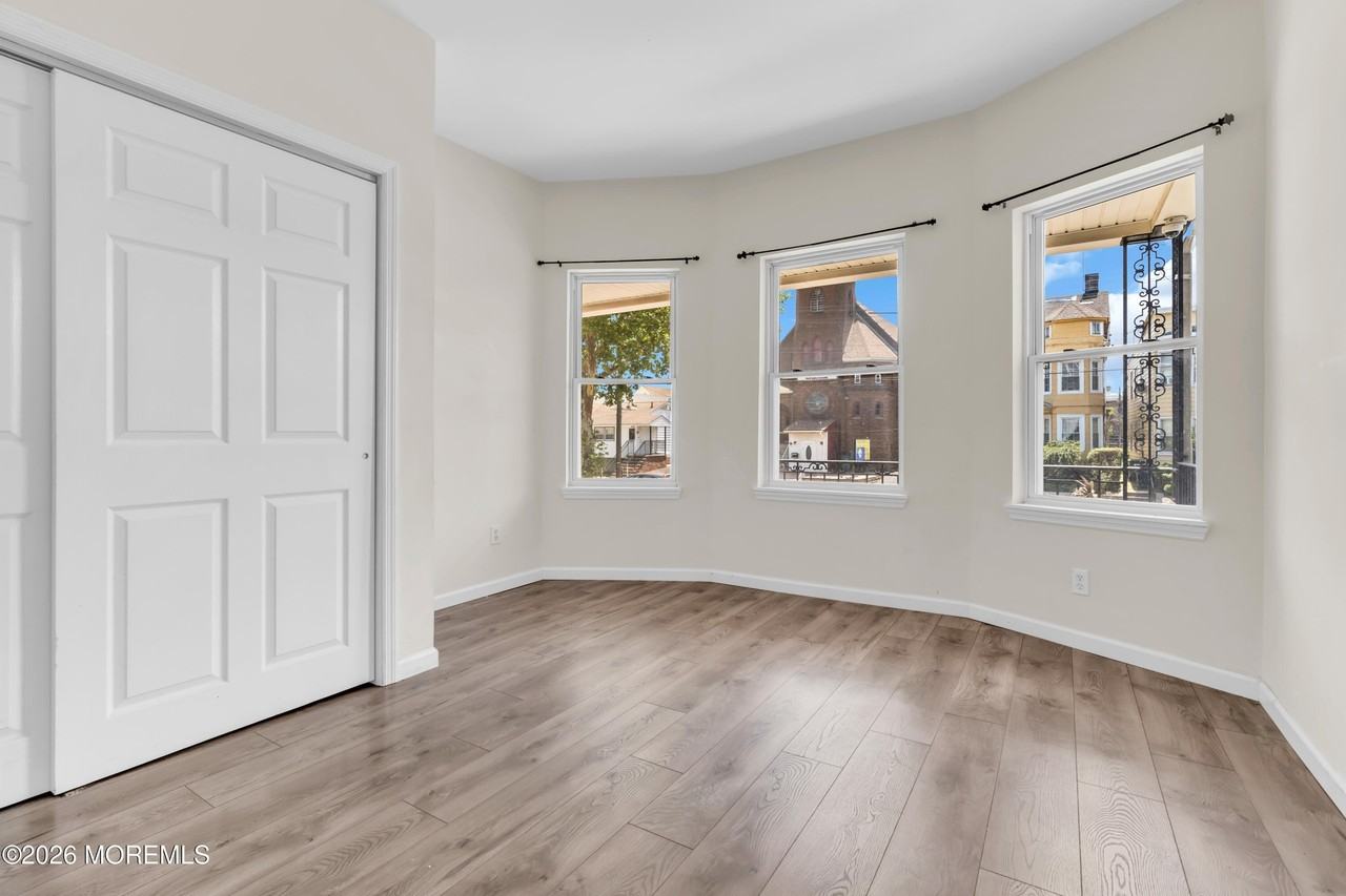 102 Broad St #1 - Photo 7 of 18