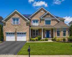 featured image of 27 Greylynne Dr
