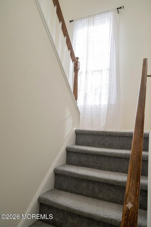 349 Yorkshire Pl - Photo 3 of 22
