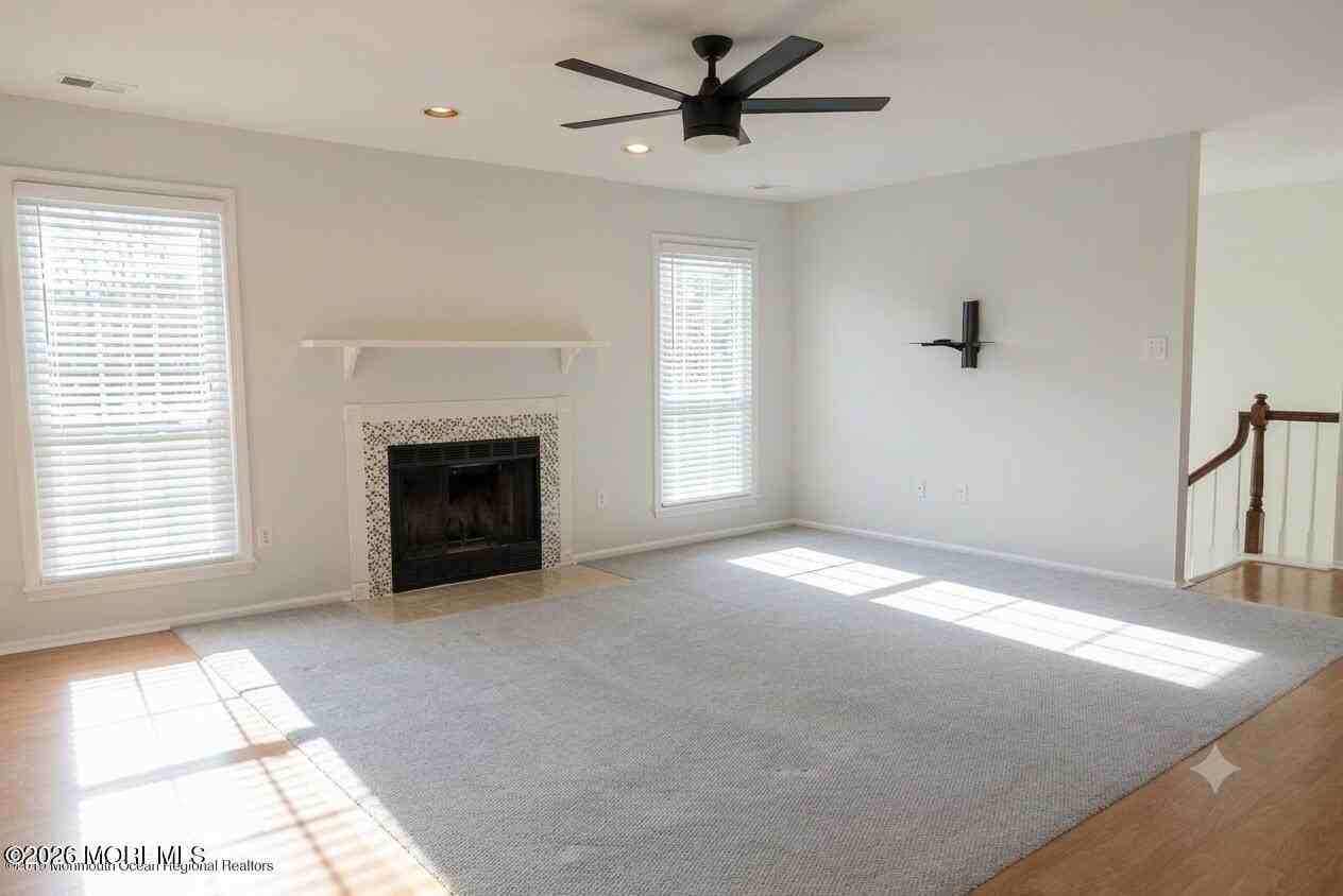 349 Yorkshire Pl - Photo 5 of 22
