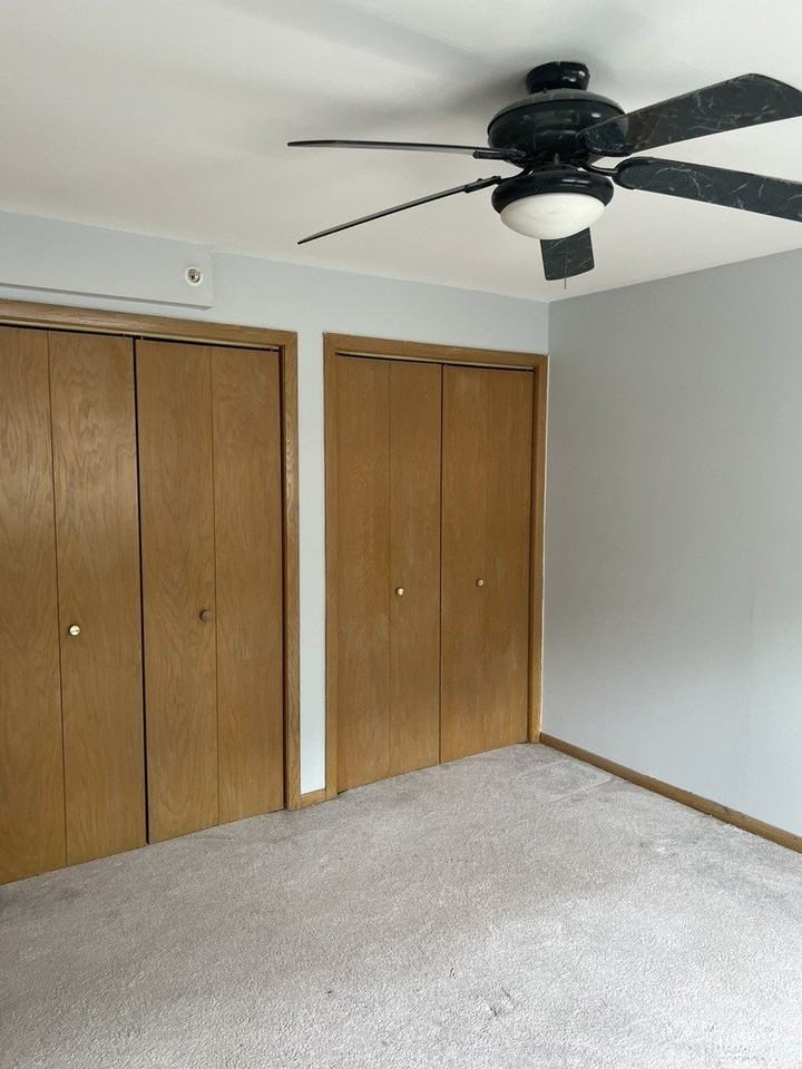 8739 S Roberts Rd #2 - Photo 3 of 14