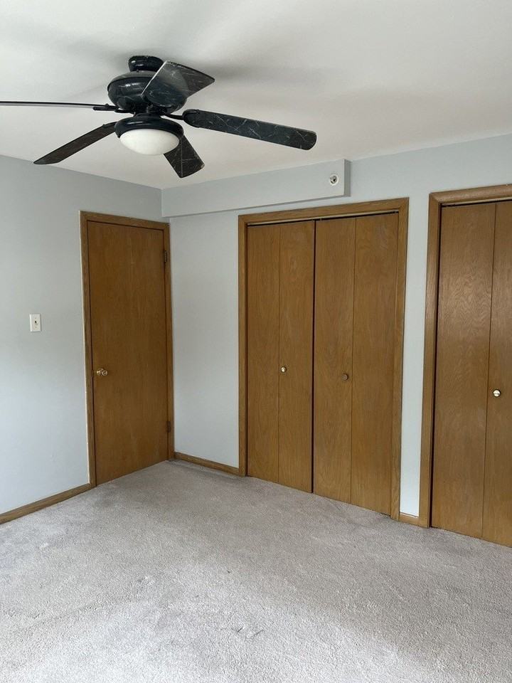 8739 S Roberts Rd #2 - Photo 4 of 14