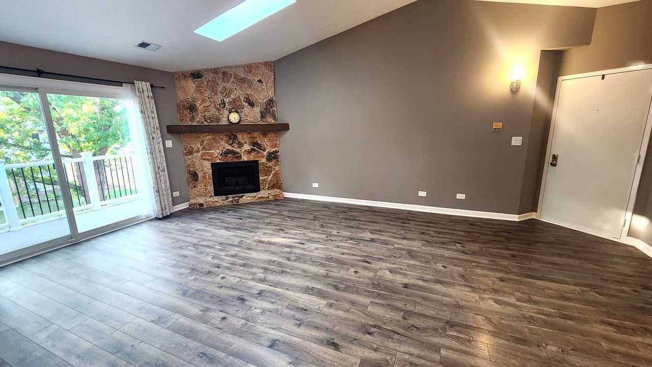 1522 Commodore Ct #6 - Photo 2 of 23