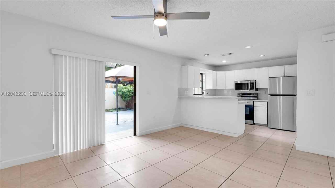17908 Nw 68th Ave - Photo 6 of 8