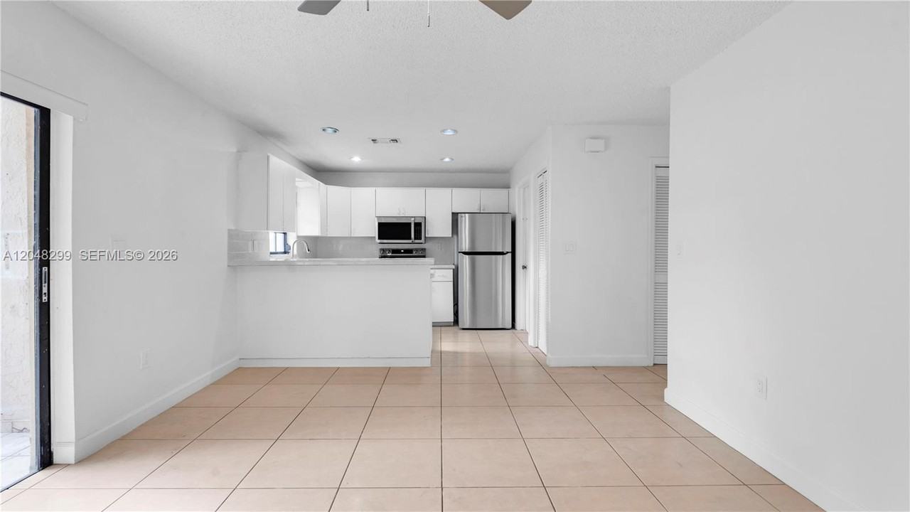17908 Nw 68th Ave - Photo 7 of 8