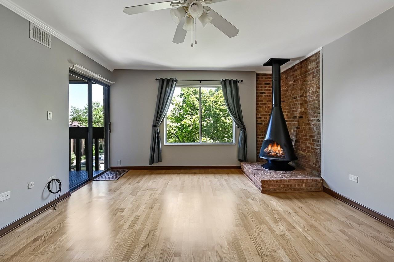 6184 Pinewood Ct #302 - Photo 6 of 10