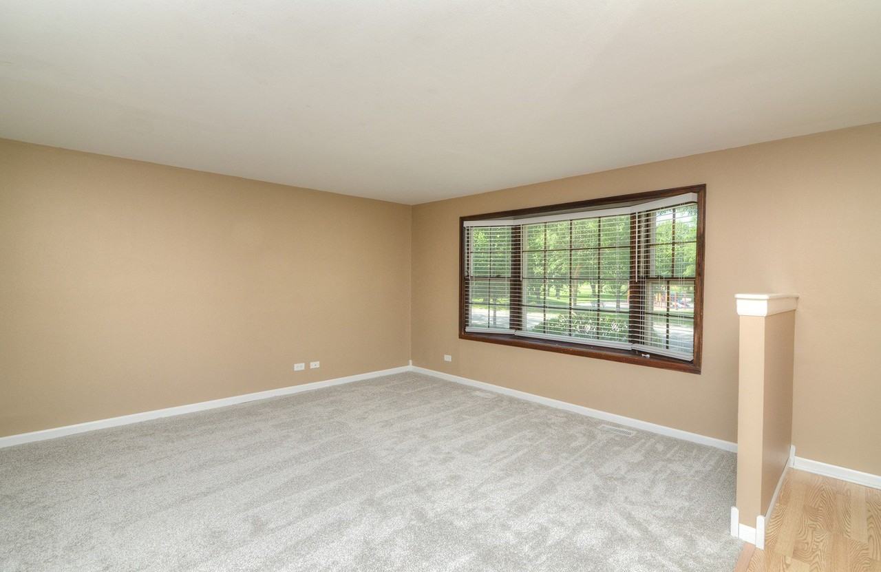 930 Sharon Ln - Photo 5 of 36