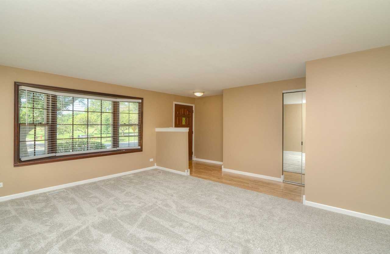 930 Sharon Ln - Photo 6 of 36