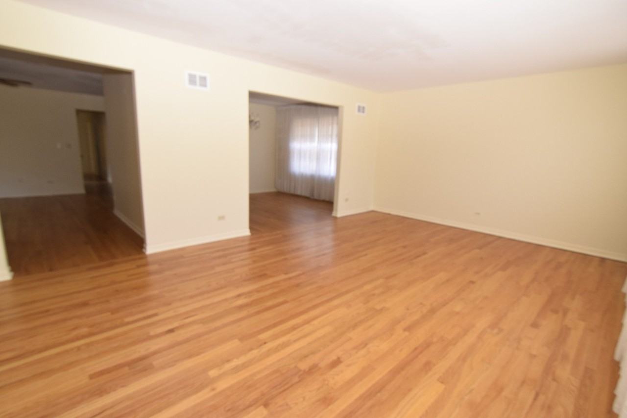 5025 Carol St #2 - Photo 3 of 18