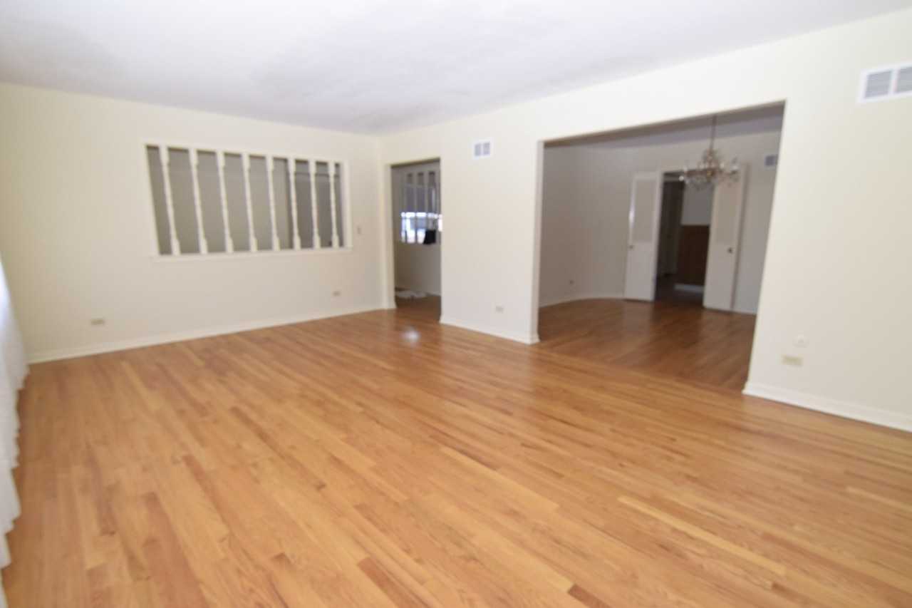 5025 Carol St #2 - Photo 4 of 18