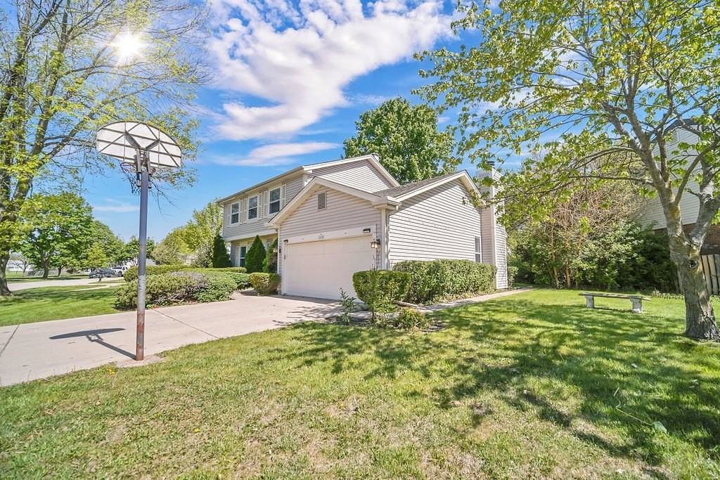 1100 Lockwood Dr - Photo 4 of 34