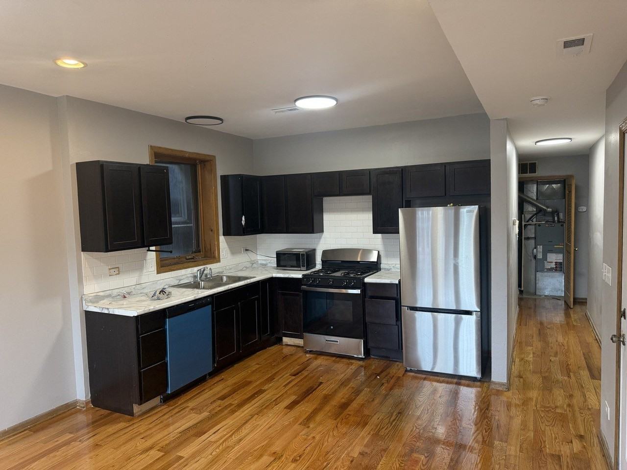 1114 S Albany Ave #2 - Photo 2 of 10