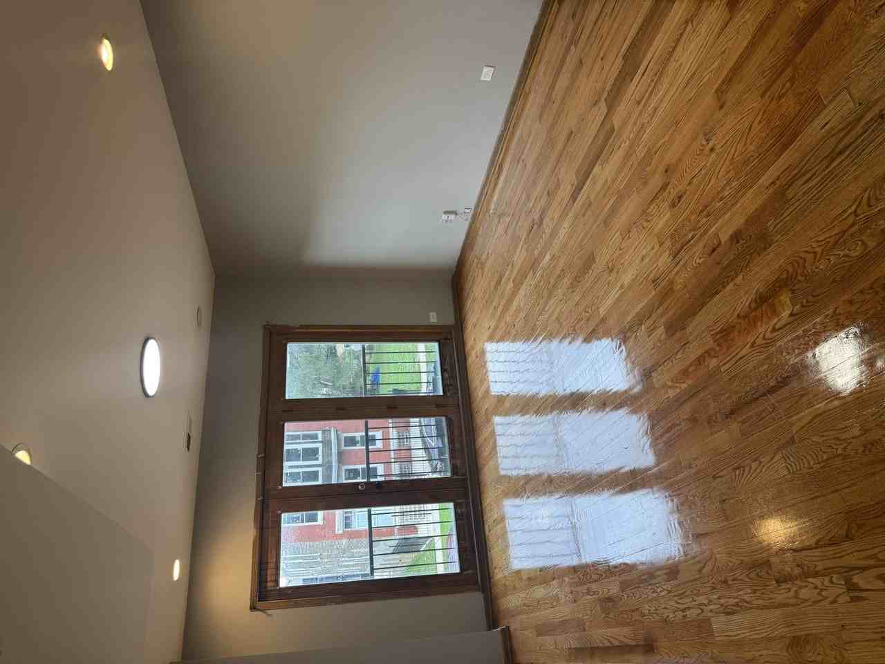 1114 S Albany Ave #2 - Photo 3 of 10