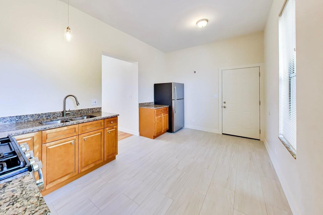 3201 S Normal Ave #2F - Photo 7 of 14