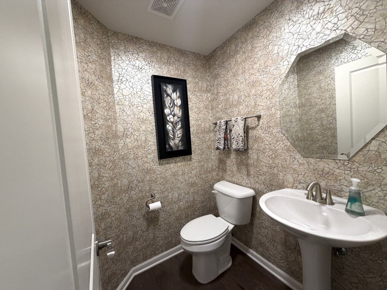 1607 Carlstedt Dr - Photo 6 of 10