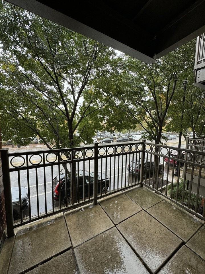 1155 W Roosevelt Rd #204 - Photo 4 of 13