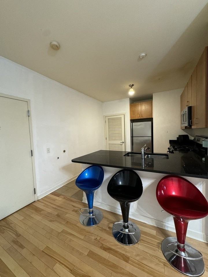 1155 W Roosevelt Rd #204 - Photo 5 of 13