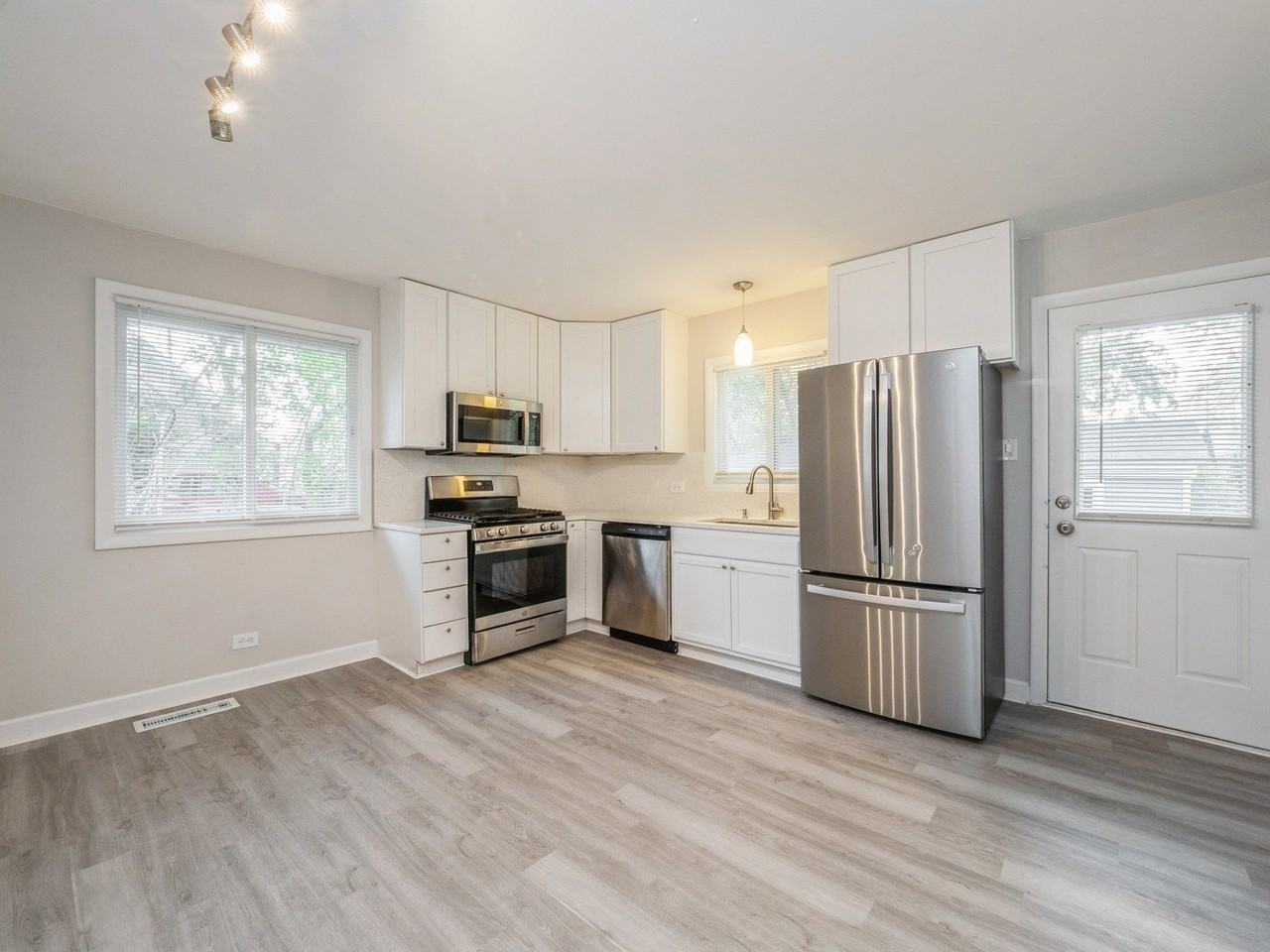 29 S Ash St - Photo 5 of 18