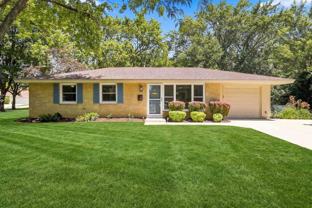 924 Bradford Ln - Photo 1 of 1