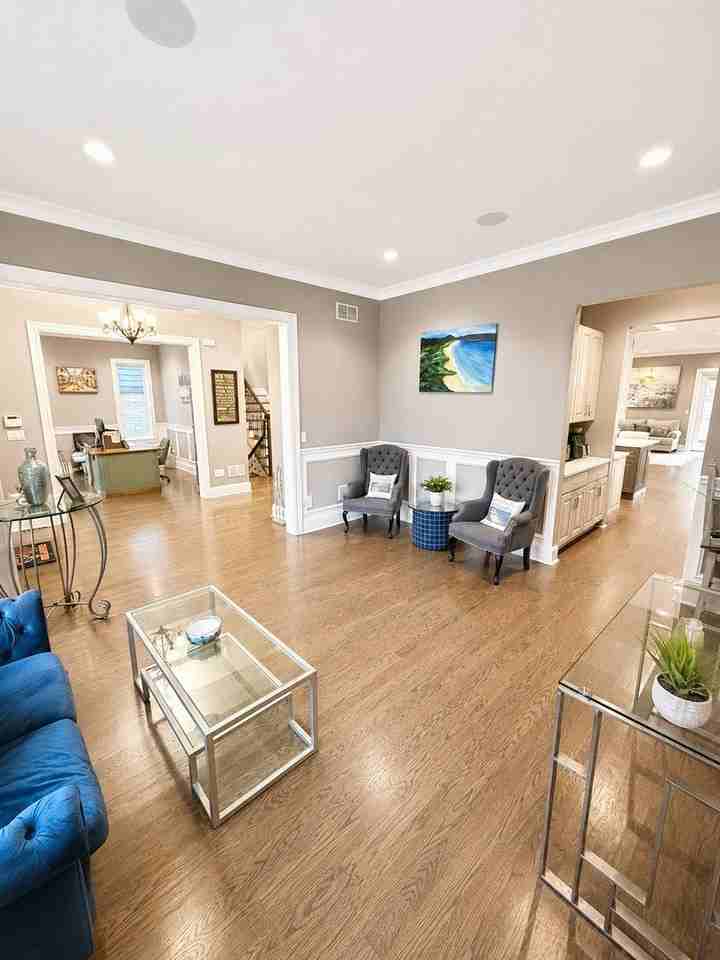 7338 W Clarence Ave - Photo 4 of 49