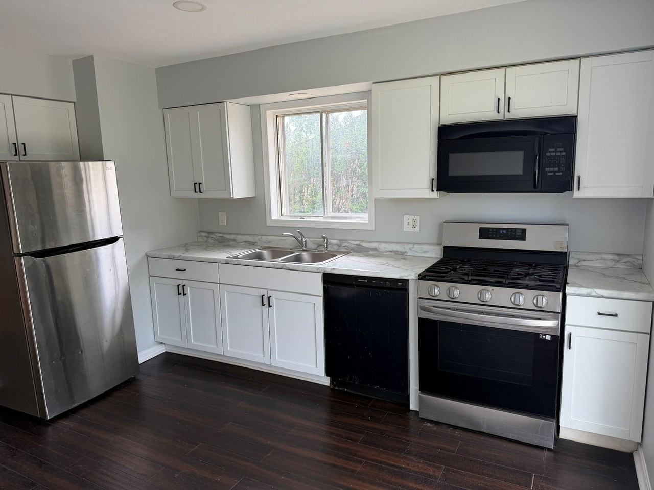 934 S Harvard Ave - Photo 5 of 14