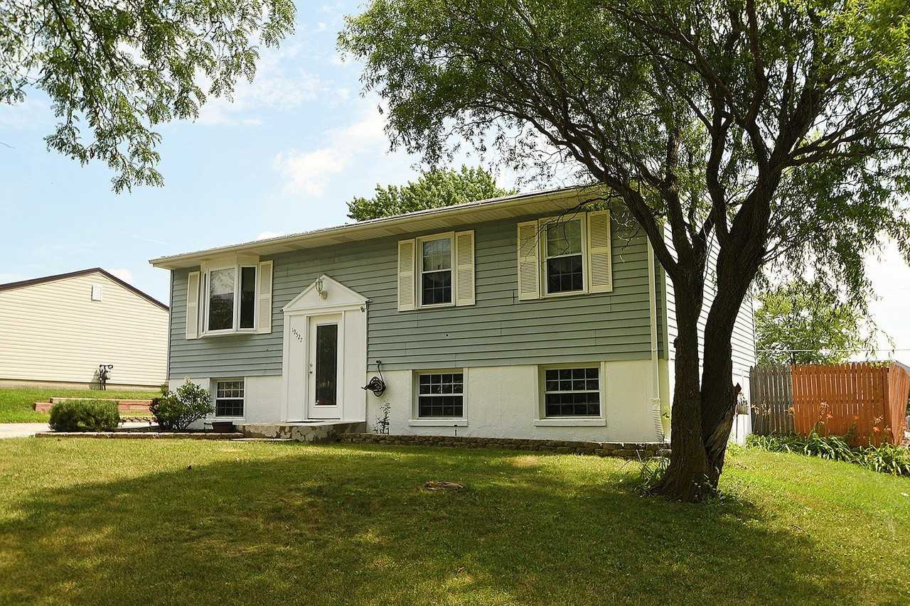 19527 Sycamore St - Photo 3 of 21