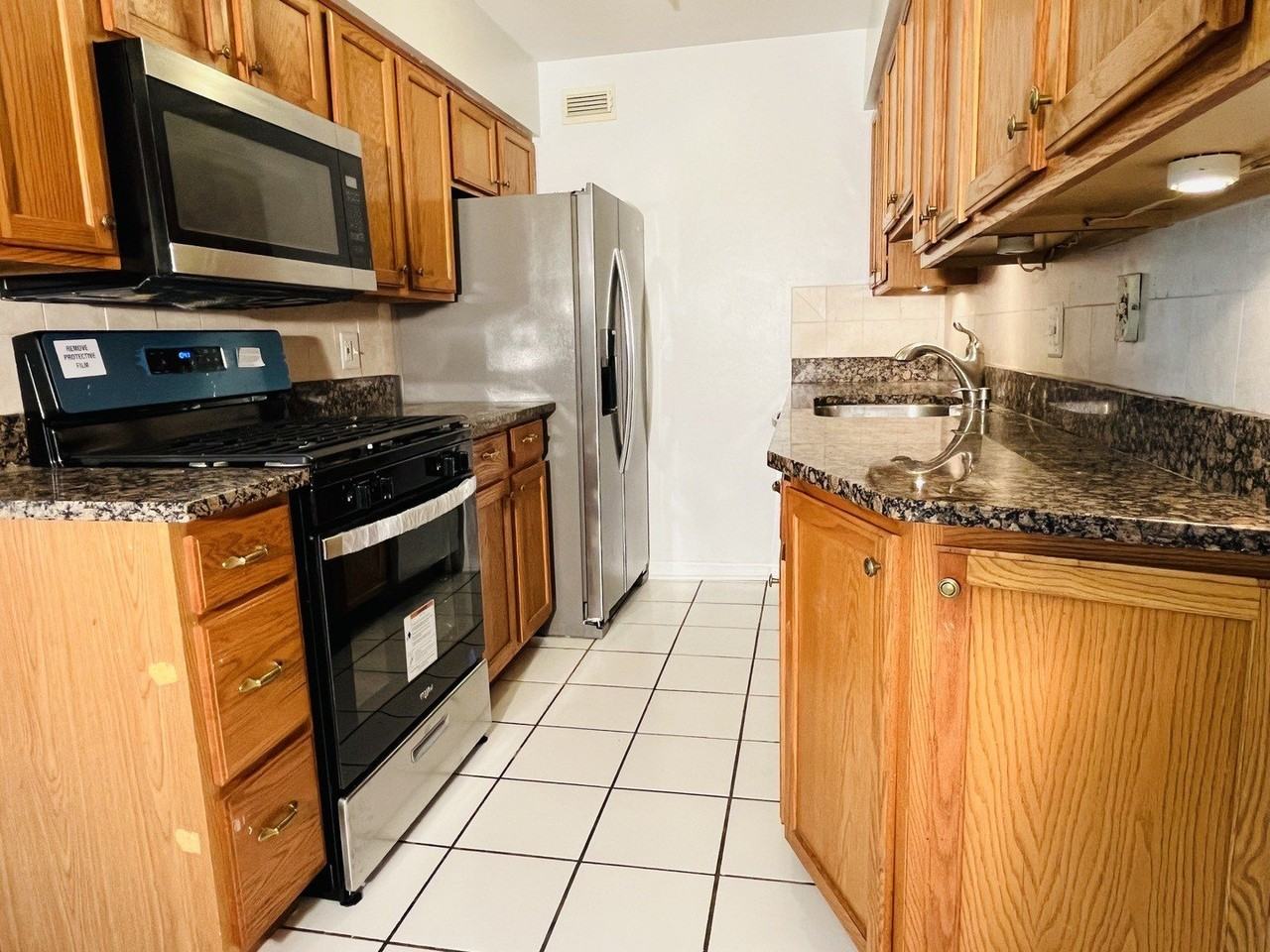 1511 N Windsor Dr #206 - Photo 5 of 13