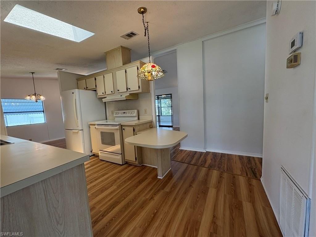 7 Oceans Blvd #7 - Photo 2 of 32