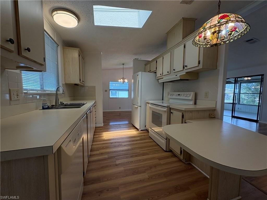 7 Oceans Blvd #7 - Photo 3 of 32