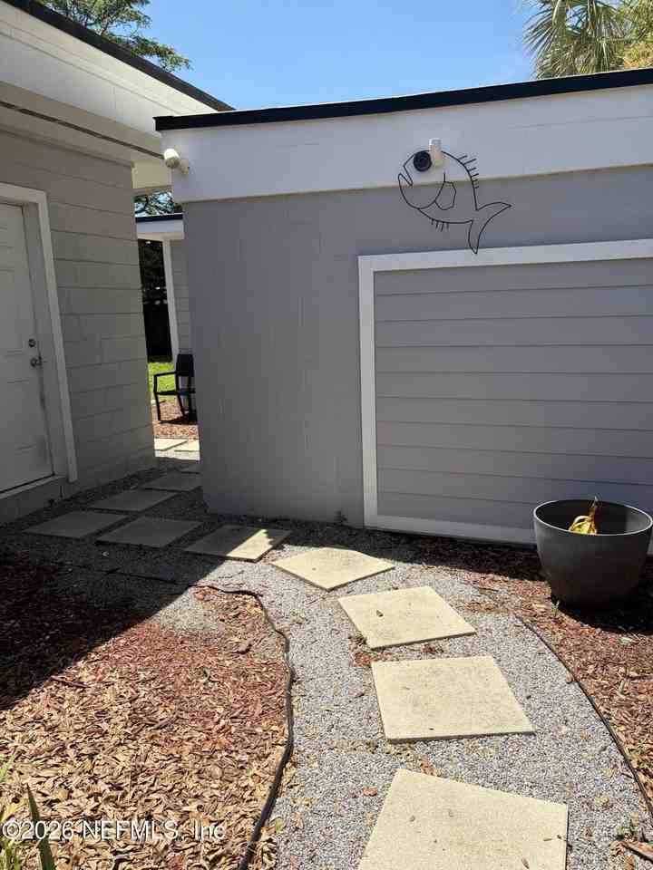 420 9th Ave S #A - Photo 3 of 10