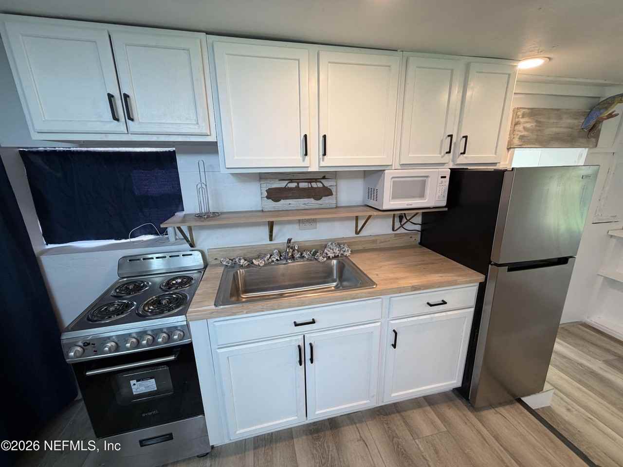 420 9th Ave S #A - Photo 6 of 10