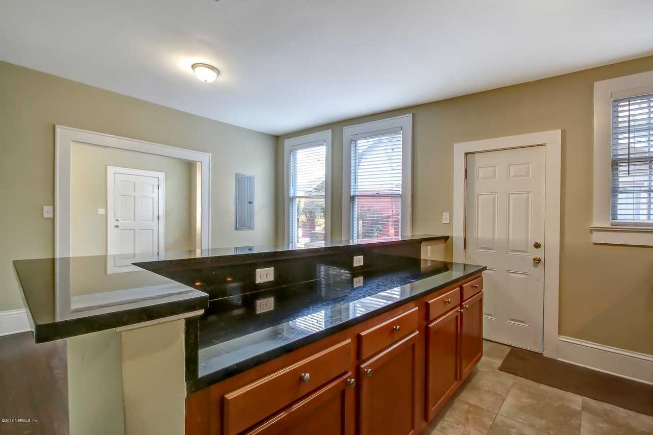 3868 Herschel St - Photo 4 of 17