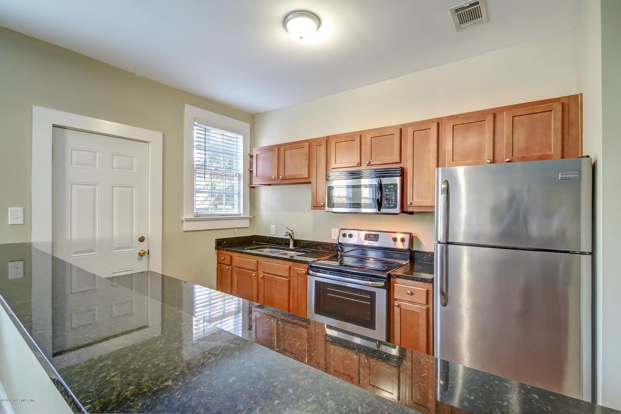3868 Herschel St - Photo 5 of 17