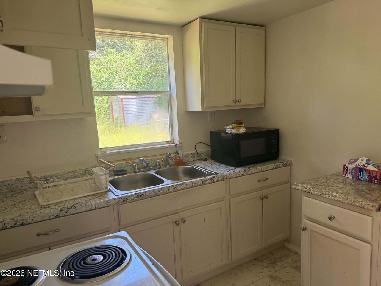 125 Tanner Ter - Photo 3 of 11