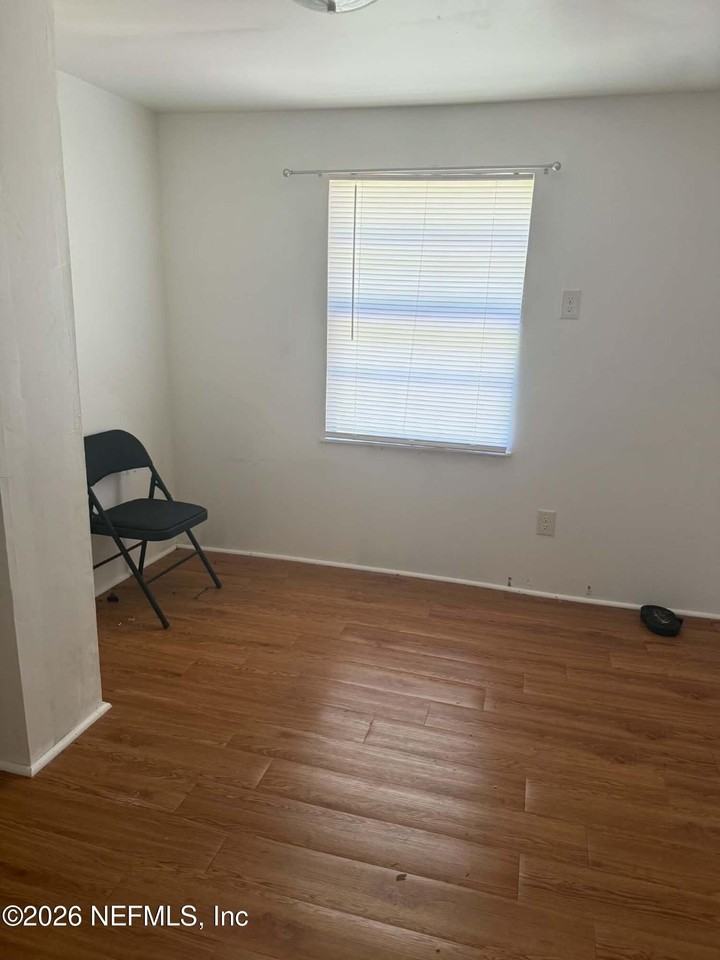 125 Tanner Ter - Photo 6 of 11