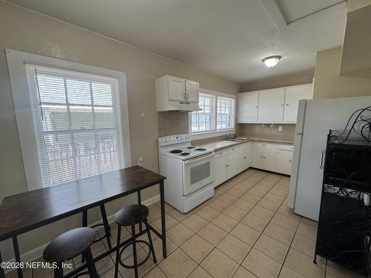 8277 Cheryl Ann Ln - Photo 5 of 16